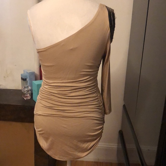 Bebe one sleeved tan shirt - Picture 3 of 5